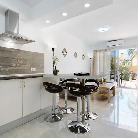Apartamento Con Piscina